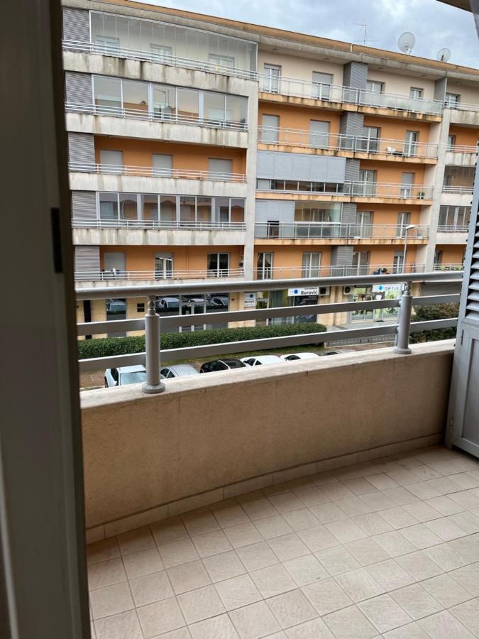 Lovely Apartment With The Parking Place Podgorica Exterior photo